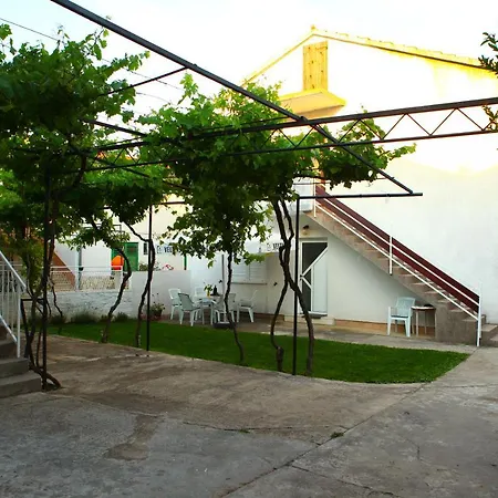 Apartman Ana Juricev *