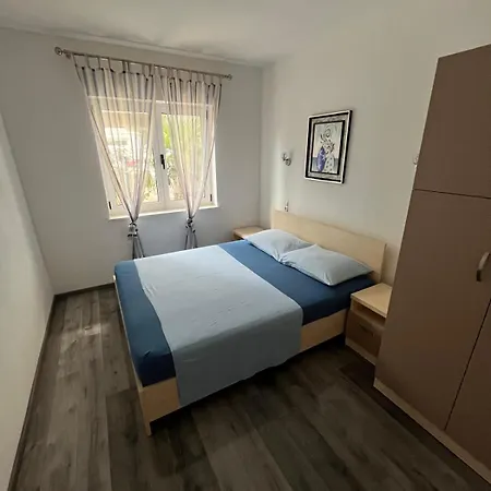 Ana Juricev Apartment Vodice