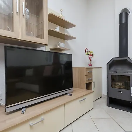 Apartman Ana Juricev *