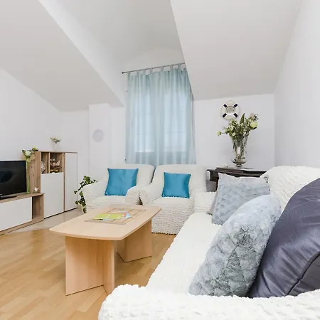 Ana Juricev Apartman Vodice