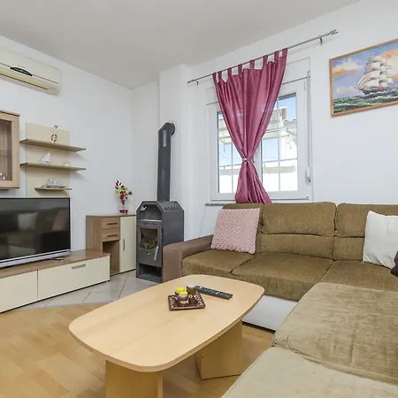 Apartment Ana Juricev *