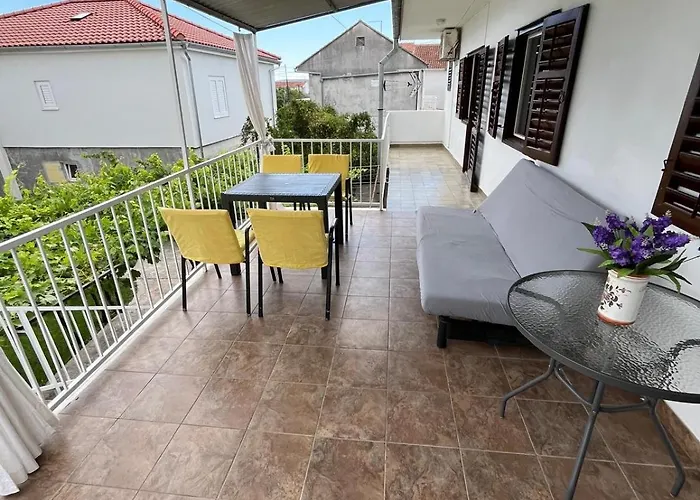 Ana Juricev アパート