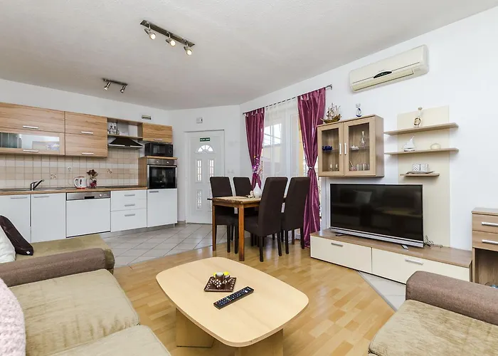 Ana Juricev ヴォディツェ